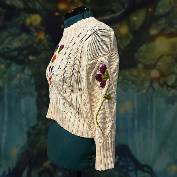 Upcycled Embroidered Flower Sweater | Hand-Stitched Yarn Blooms | M - Picture 4 of 5